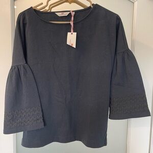 NWT, women’s Vineyard Vines knit top